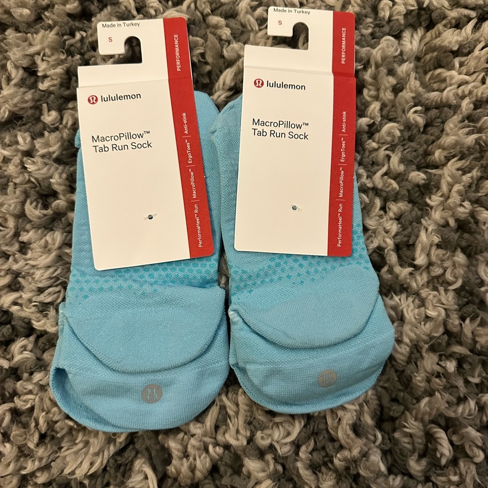 Lululemon socks - Picture 3 of 4